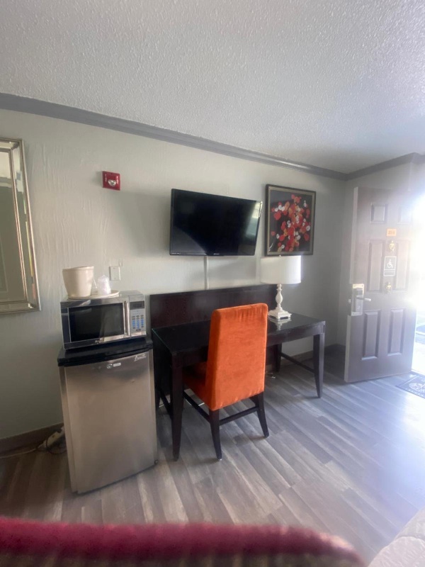 Budget INN At The Heavenly Gondola image 3